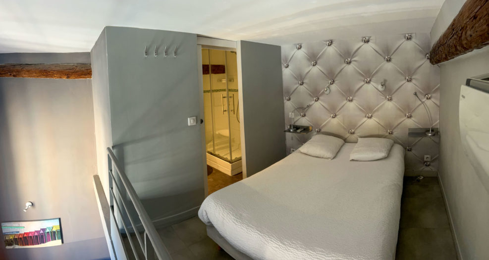 Chambre 01 mezzanine avec douche