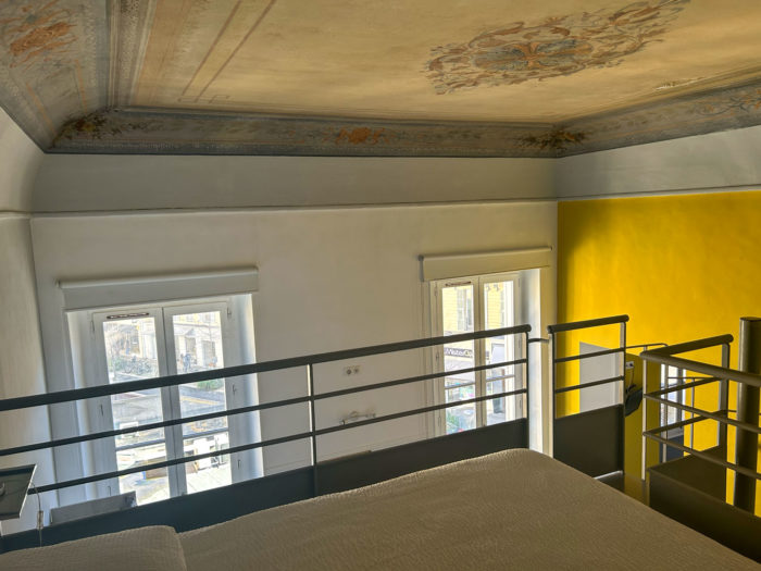Chambre 02 sur mezzanine et plafond décoration peinte