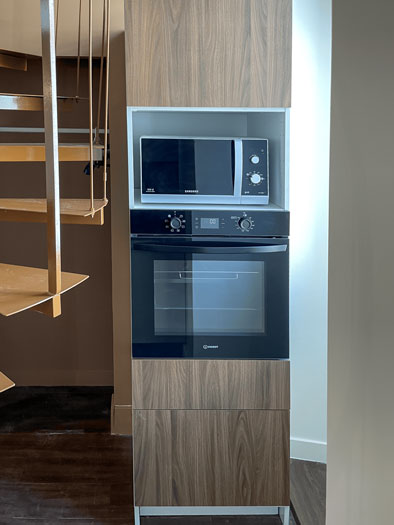 Loft 2 - Détail four et micro-onde